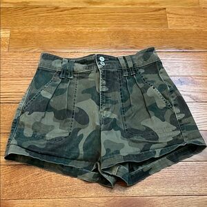 Hollister California - Ultra High Ride - Camouflage Shorts - Size 5